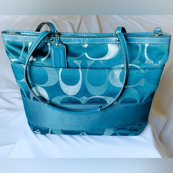 Authentic Coach Handbag - Picture 2 of 3